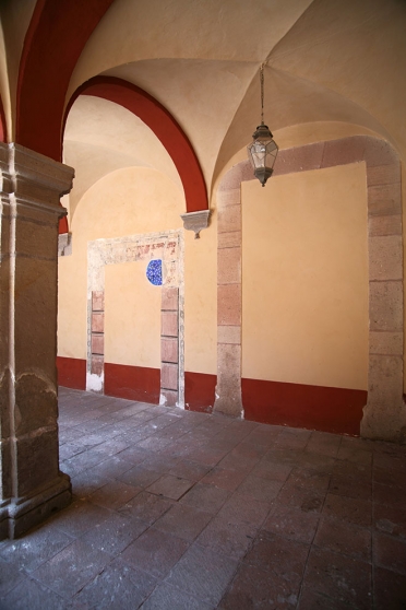 http://uat.mirunadragan.com/files/gimgs/th-11_Felix_3DoorwaysFinal-web.jpg
