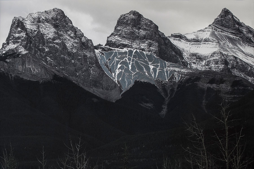 http://uat.mirunadragan.com/files/gimgs/th-12_Dragan11_TheMountainsAreMirrors6-web.jpg
